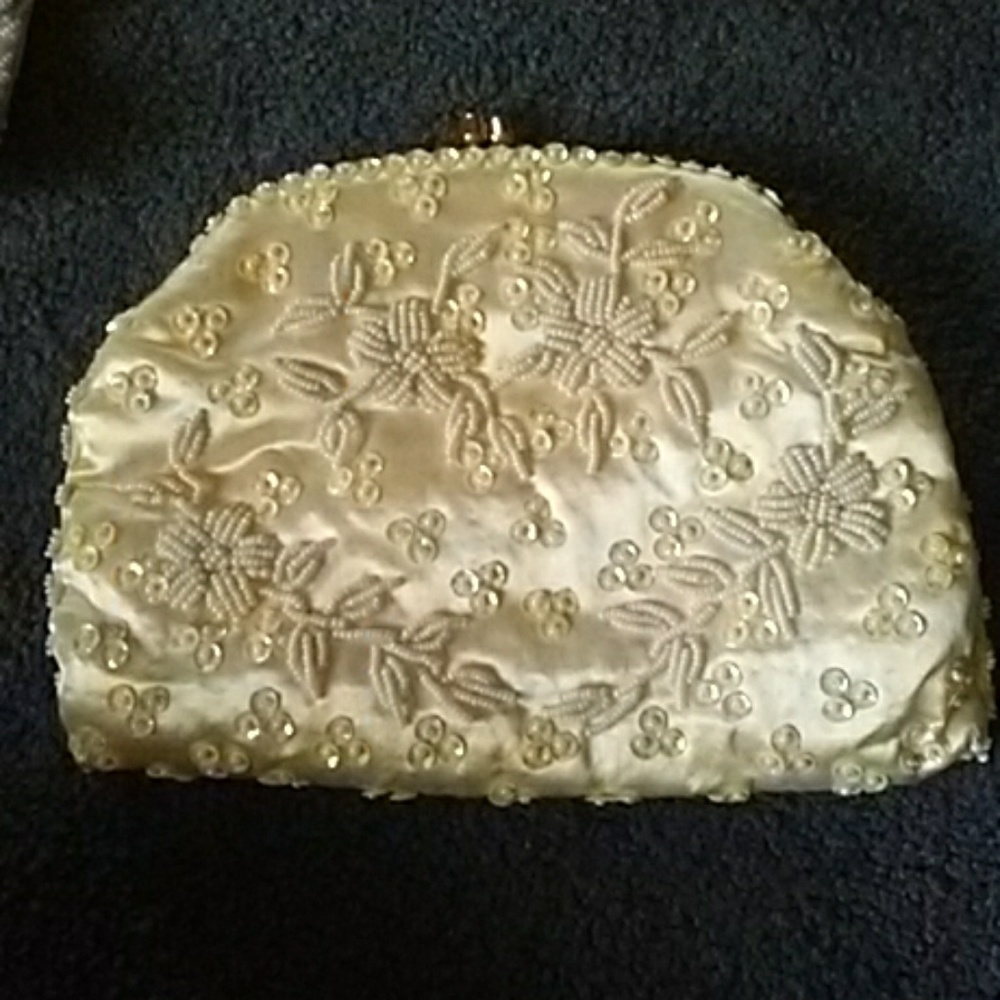 Vintage beaded clucth